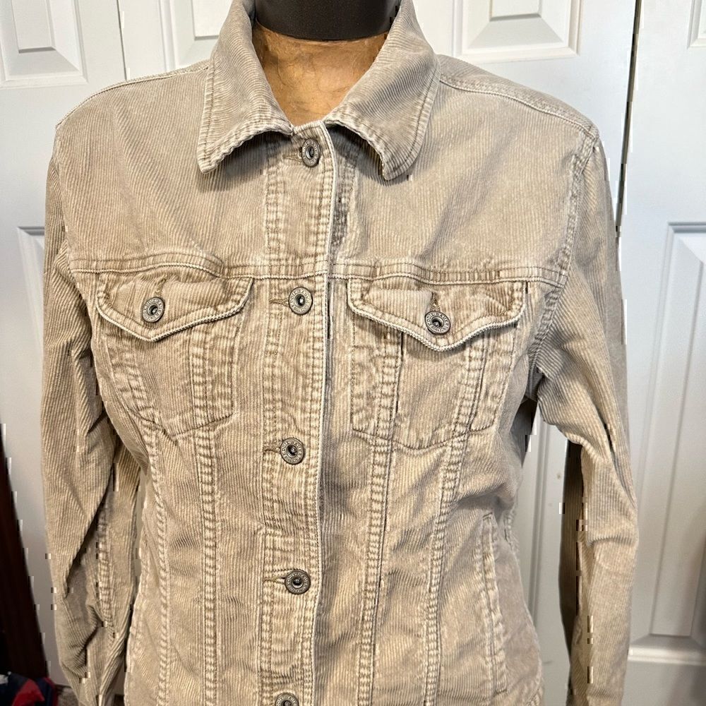 Eddie Bauer Ouftdoor Outfitter Beige Denim Looking Button Down
